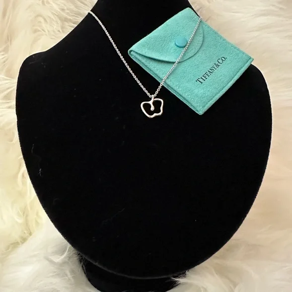 Authentic Tiffany & Co. Elsa Peretti 925 Silver Apple Necklace - Picture 2 of 2